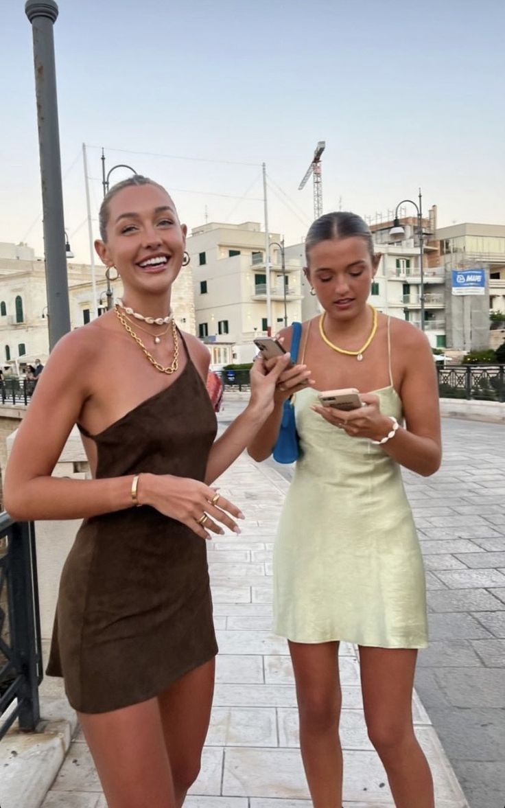 Kate is captured in our CRUSH BIAS COWL MINI SLIP in APPLE. Summer Going Out Outfit, Miami Outfits Night, Outfits Night Out, Summer Night Outfit, Miami Outfits, Summer Holiday Outfits, Night Club Dress, Europe Outfits, Italy Outfits