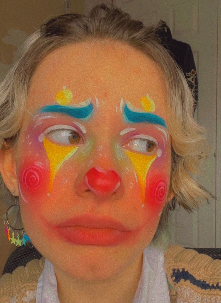 Soft Clown Core Makeup, Male Clown Makeup, Clown Makeup Cute, Colorful Clown Makeup, Jester Makeup, Clown Face Paint, Cool Face Paint, Cute Clown Makeup, Goth Eye Makeup