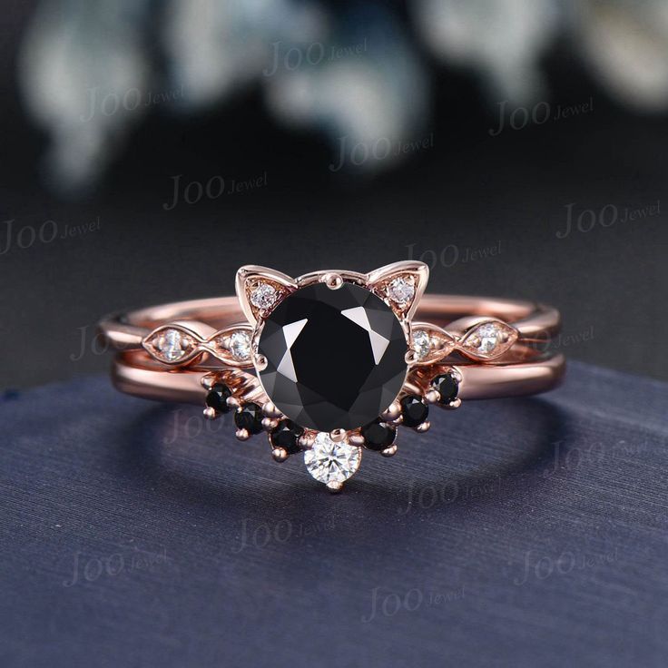 Accept engrave the words inside the ring service: https://www.etsy.com/listing/1103764936/engrave-service Engagement Ring: 6.5mm round natural black onyx The side stones are moissanite Wedding band side stone : moissanite and black spinel Material Metal: 925 sterling silver, Solid 10k/14k/18k gold,platinum This jewelry is made to order, it can be made with any gemstone/metal 30 days non-hassle return policy.For returned items,there may be handcrafting and shipping fee deducted. Cat Wedding Ring, Cat Engagement Ring, Personalized Black Jewelry For Anniversary, Black Rings For Valentine's Day, Black Personalized Jewelry For Wedding, Personalized Black Jewelry For Wedding, Personalized Black Wedding Jewelry, Onyx Wedding Ring, Gothic Engagement Ring