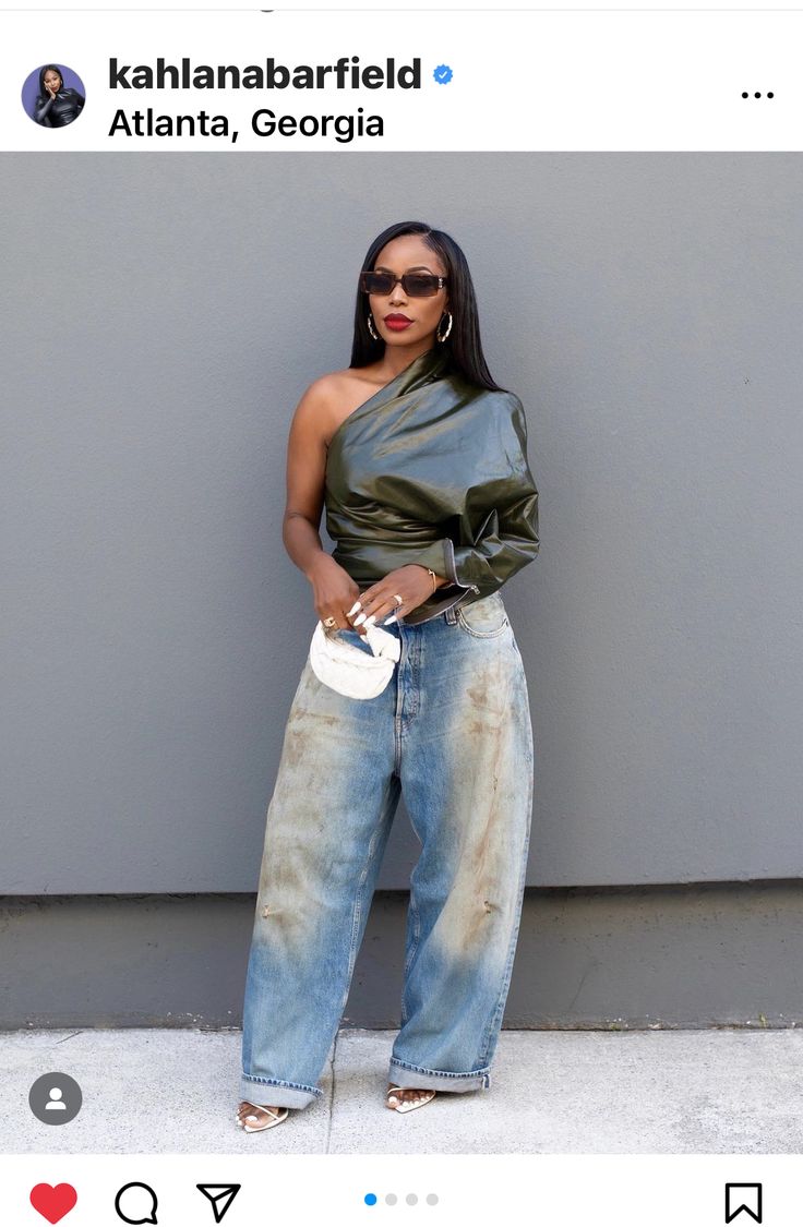 Haute Couture Style, Retro Revival, Denim Bottoms, Winter Fabric, Looks Black, Black Women Fashion, Mode Inspo, Fall Fashion Outfits, Denim Outfit