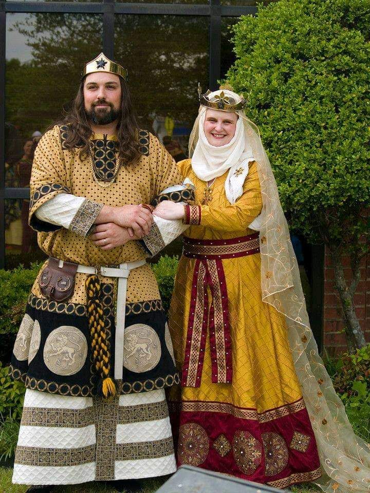 Medieval Couple, Medieval Attire, Sca Costumes, Mens Garb, Sca Garb, Viking Garb, Medieval Garb, Medieval Clothes, Timeless Photography