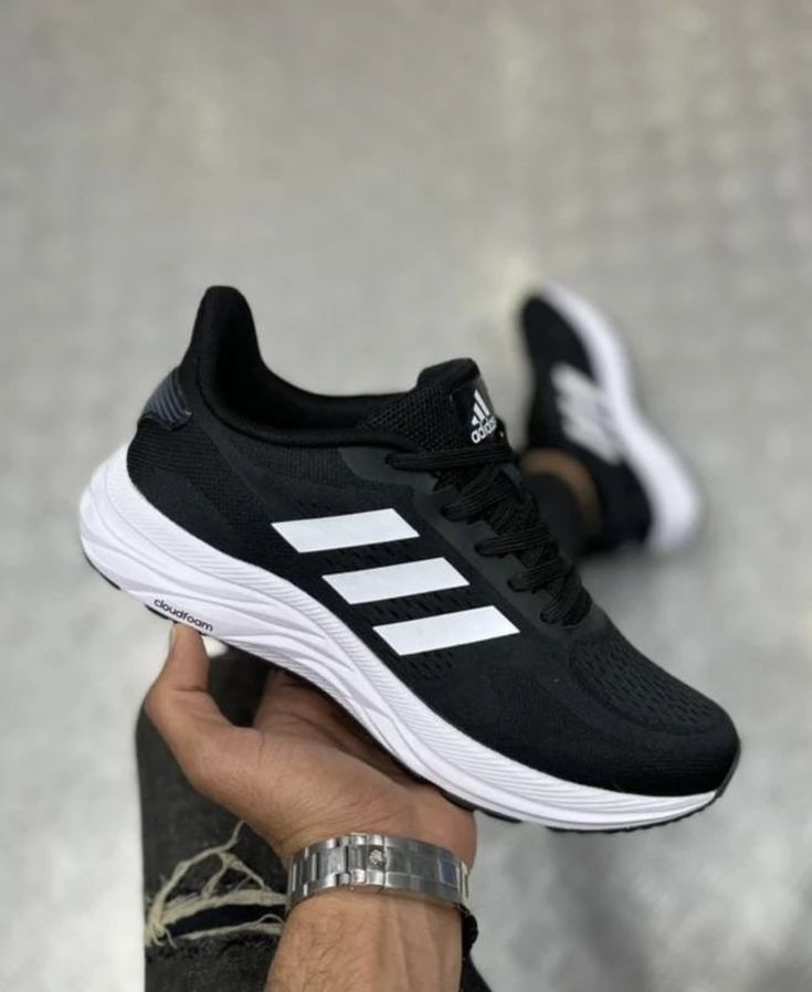 Louis Vuitton Sneaker, Nike Shoes Women Fashion, Stylish Men Casual, Adidas Shoes Women, Be Smart, Hype Shoes, Sneakers For Men, Boys Accessories, Boy Shoes