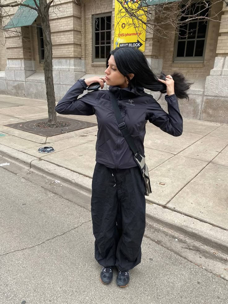 Gorpcore Fashion Women, Gorpcore Outfit Women, Arcteryx Outfit, Baggy Clothes Aesthetic, Huge Clothes, Techwear Women, Puffer Outfit, Gorp Core, Slay Outfits