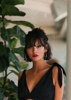 Black Haircut Styles, Bangs Updo, Brunette Bob, Bun Styles, Short Black Hairstyles, Penteado Cabelo Curto, Short Hair With Bangs, Hair Bun, Short Styles