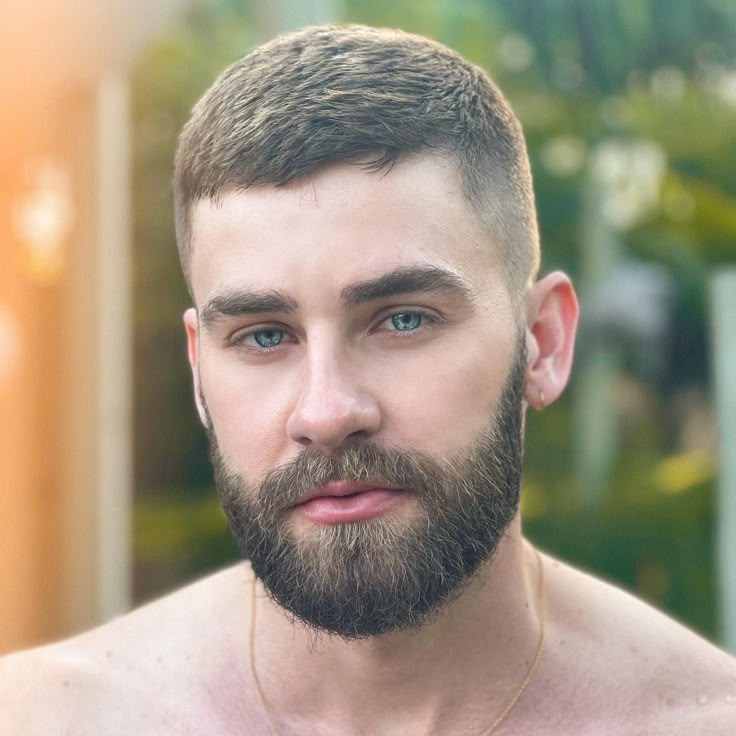 Short Hair Men With Beard, Razor Fade Haircut Men, Medium Buzz Cut, Men’s Hairstyles For Thinner Hair, Bad Boy Haircut, Men Haircut Black, Mens Short Hair Styles, Hairstyles For Men Without Beard, Buzzcut Men Fade