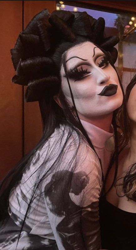 Gottmik Makeup, Goth Drag Queen, Goth Drag Makeup, Gottmik Drag, Goth Drag, Drag Aesthetic, Trad Goth Makeup, Goth Eye Makeup, Dark Makeup Looks