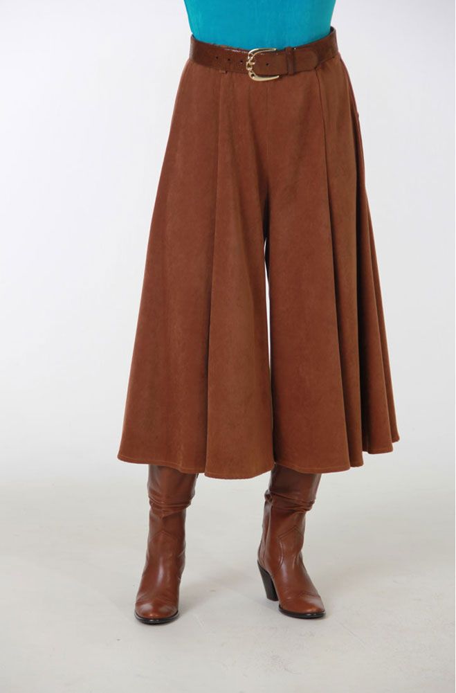 Western Women Tobacco Color Gaucho. #1405 Gaucho Pants Outfit, Victorian Pants, Cowboy Shooting, Soiled Doves, Plus Size Western Wear, Western Boot Outfit, Riding Skirt, Cowgirl Clothes, Cowgirl Fashion