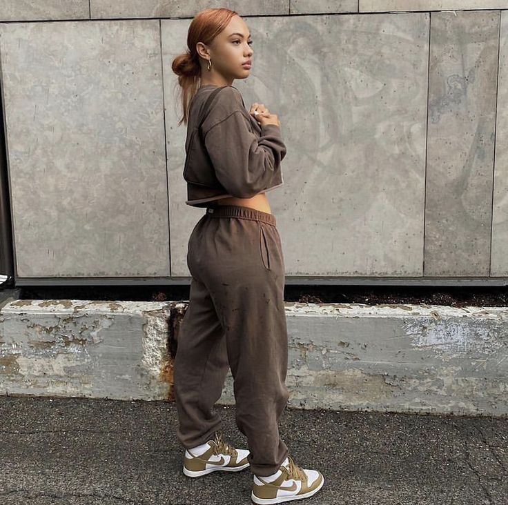 Looseunicorns Instagram, Maria Beltre, Streetwear Girl, Lazy Outfits, Chill Outfits, When It Rains, Influencers Fashion, Streetwear Fashion Women, Streetwear Outfits