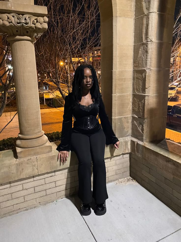 Sidney Aesthetic Core, Soft Goth Black Women, Goth Black Women Outfit, Gothic Fashion Black Women, Goth Black Girls Aesthetic, Gothic Summer Outfits Grunge, Black Goth Girl Aesthetic, Emo Black Women Outfits, Goth Outfits Black Women