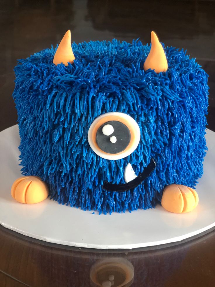 Cakes Halloween Birthday Smash Cake, Monster Cake Ideas, Halloween Smash Cake, Monster Birthday Cake, Monster Smash Cakes, Monster Birthday Cakes, Monster Cakes, Halloween First Birthday, Little Monster Birthday