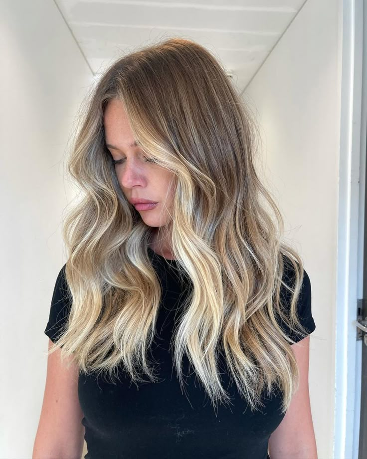 Edwards And Co is Australia’s leading hair salon, with the best hairstylist and salons in Sydney, Melbourne, Brisbane, Gold Coast and Byron Bay! CLICK THE LINK TO BOOK NOW! 

#dimensionalblonde #blondehairinspo #naturalblonde #blondehair #blondebalayage  #blondehaircolourideas #blondehighlightsondarkhair #blondegirl #beachyhairstylesforlonghair #beachblondehighlights #beachyblondehairbalayage #livedinblondebalayagedarkroots #beachybronde #sunkissedhair #blondehairdarkroots #livedinblonde Dark Root Bright Blonde, Blonde With A Dark Root, Blonde Highlights Grown Out, Beachy Dimensional Blonde, Bright Blonde Balayage Dark Roots, Dark Root Highlights, Beach Blonde Balayage Dark Roots, Blonde Highlights With Root Melt, Faceframe Haircolor