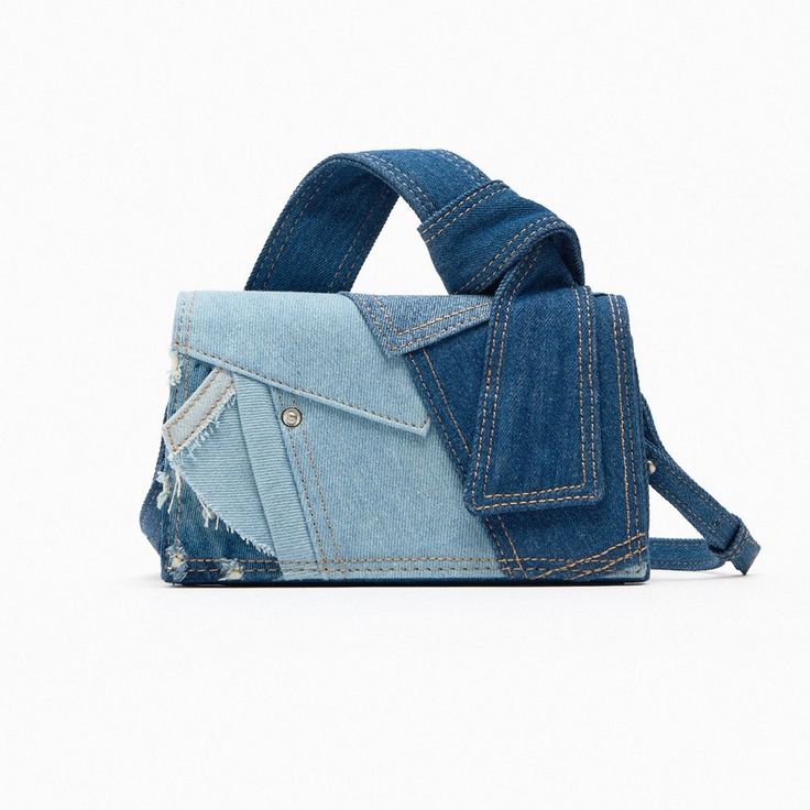 Genuine Zara New With Tag Material: Cotton 72%, Polyester 28% Color: Denim Blue Bloggers Favorite!! Love Denim Patchwork & Destress Details. Handle With Knots & Long Crossbody Strap Neutral Handbag, Ropa Upcycling, Zara Purse, Faux Fur Handbag, Mini City, Jean Purses, Sac Diy, Woven Leather Bag, Denim Crossbody