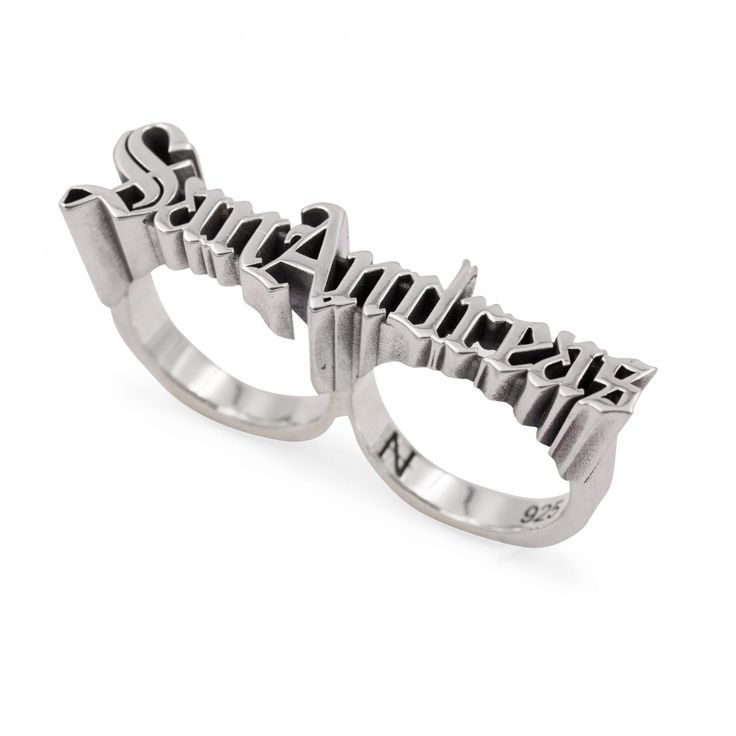 Introducing our stunning sterling silver double name/word ring, crafted in a goth style and personalized just for you. This custom-made ring features Old English lettering, adding a touch of vintage charm to the overall design. Each ring is carefully cleaned and polished with the utmost care, ensuring you receive a beautiful piece that will last for years. Please note that the weight of the ring may vary depending on the size chosen, and the top measurements of the ring are approximately 9 mm in Fingers Name, Gothic Letters, English Gothic, Word Ring, 2 Fingers, Name Ring, Goth Style, Name Rings, Top Measurements