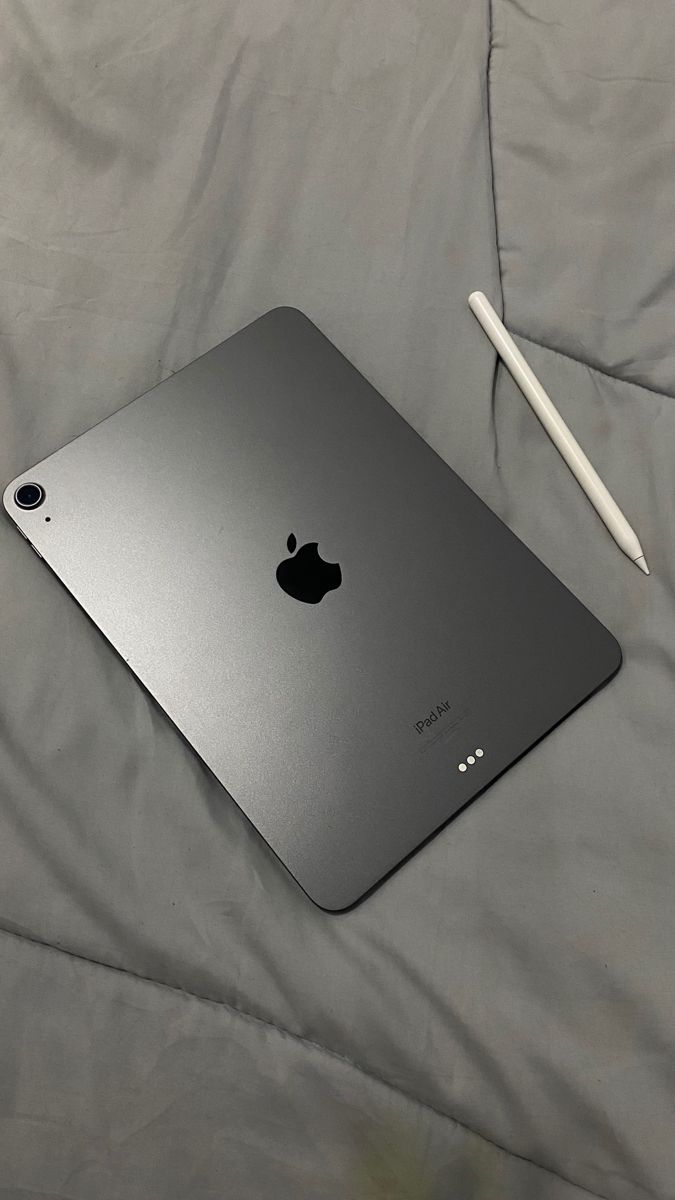 Finally, after so much prayer, effort and also patience, I have you, thank you for the opportunity, and I hope it will end beautifully 💌💌💓💓 Ipad Air 5th Generation, Apple Macintosh, Apple Air, Medical School Motivation, Iphone Video, Iphone Obsession, Ipad 5, Gray Aesthetic, Apple Ipad Air