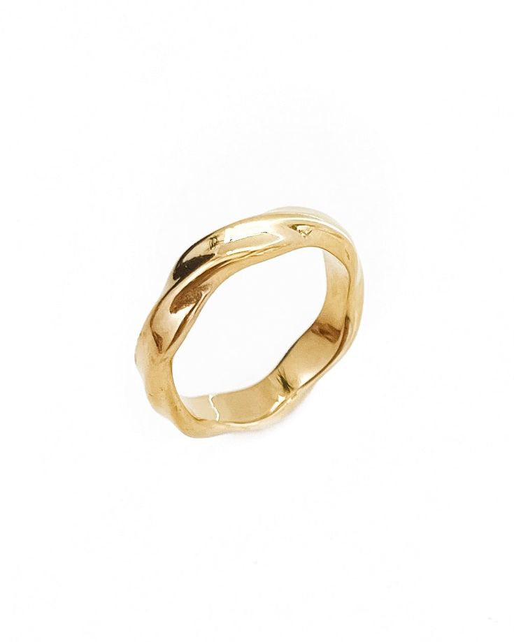 A beautiful and timeless piece, the Ruben Ring is perfect for your everyday life. Crafted from 18K gold, it is waterproof and sweatproof, durable enough to wear all day long. Stack it with other pieces or wear it on its own – the Ruben Ring is a timeless addition to your jewelry collection. 18K Gold Plated Stainless Steel || Gold Plated || Hypoallergenic Care tips: -Store jewelry in our cloth Béljoy bags or small plastic zip lock -Use a jewelry cloth to clean oils off of jewelry that temporarily Evry Jewels Rings, Everyday Ring Stack, Jewelry Png, Ring Png, Accessories Png, Gold Finger Rings, Png Aesthetic, Carved Ring, Clothing Staples