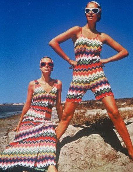 Hitting their stride in the early 1970′s, Missoni started out as a small knitwear workshop in Gallarate, Italy, in 1953 opened by founders Rosita and Ottavio. Missoni Fashion, Lauren Hutton, Fifties Fashion, Design Hotel, 1970s Fashion, Hotel Decor, 1960s Fashion, 60s Fashion, Mode Vintage