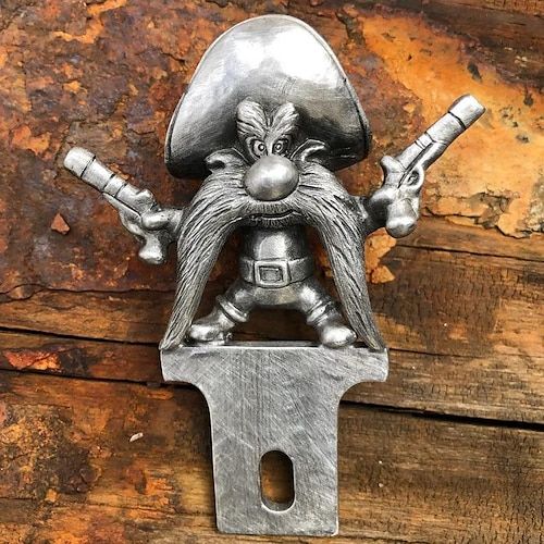 Funny Trophies, Blacksmith Art, Mancave Bar, Angry Duck, Offshore Boats, Plate Decoration, Car License, Car License Plate, Hood Ornaments