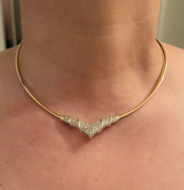 Just received this amazing estate vintage 1980s era chevron style 91 diamond choker ladies necklace. This necklace looks absolutely amazing with genuine sparkly diamonds. Necklace has a great design and weights 17 grams as shown. Stamped and tested 10k yellow gold. The 91 diamonds are nicely pave set and each diamond measures about 1.6 mm in diameter. This pendant has hinges on each side allowing it to slightly move/bend on the chain. Diamond pendant measures about 2 inches wide. This necklace w Anniversary Diamond Accent Choker Necklace, Gold Diamond Choker Necklace, Modern Gold Jewelry Sets, Chokers Gold, Women Choker Necklace, Choker Necklace Designs, Gold Earrings Models, Ladies Necklace, Diamond Choker Necklace