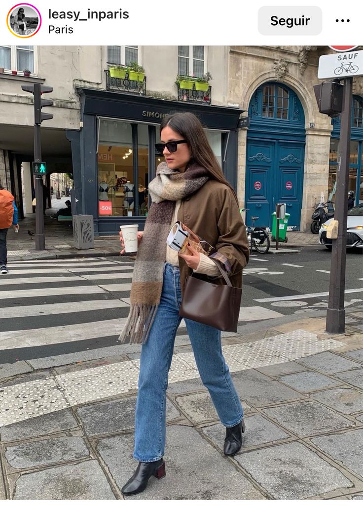 Paris Outfit Ideas, Jeans Outfit Fall, Street Style Fall Outfits, French Outfit, Simple Fall Outfits, Street Style Parisian, Europe Outfits, London Outfit, Italy Outfits