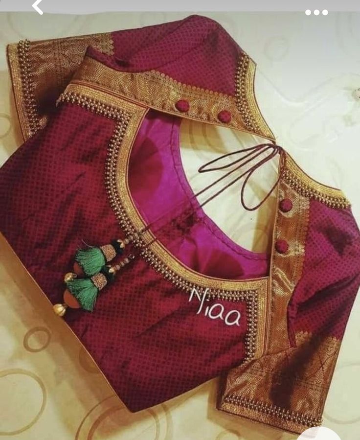 Designs For Lehenga Blouse, Niaa Boutique, Blouse Designs For Lehenga, Neck Ideas, Pattern Blouses, Neck Patterns, Patch Work Blouse Designs, Blouse Designs High Neck, Boat Neck Blouse Design