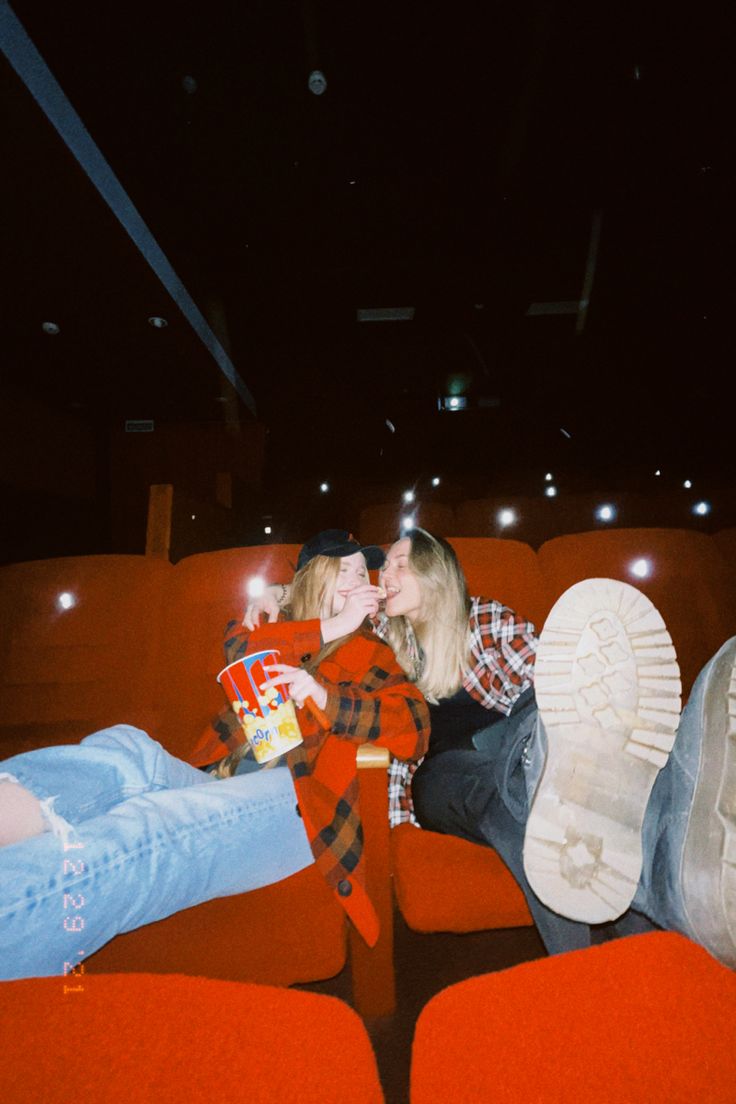 cinema evening friends aesthetic bff sisters Friends Watching Movies Aesthetic, Friends Skateboarding, Cinema Date Outfit, Best Friends Movie, Cinema Outfit, Beautiful Movies, Movie Theater Aesthetic, Friends Movie, Cinema Date