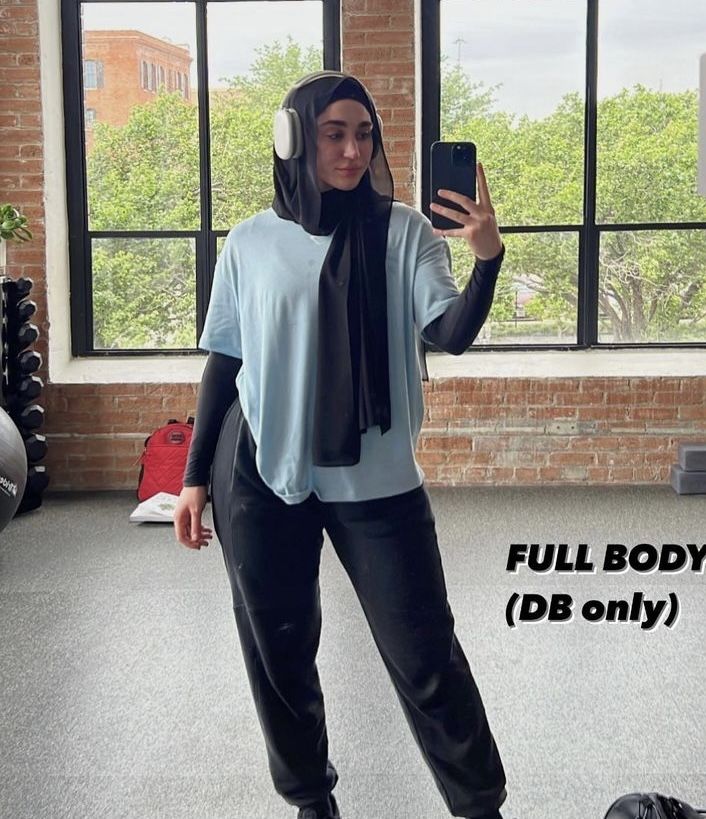 Islamic Gym Outfit, Sports Outfits Hijab, Comfy Gym Outfits Modest, Sport Hijabi Outfits, Hijab Gym Aesthetic, Modesty Gym Outfit, Modest Hijabi Gym Outfit, Hijabi Gym Fits, Modest Running Outfits For Women