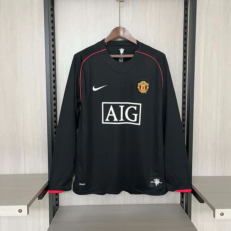 Retro Long Sleeve 07-08 M-U Black Long Sleeve Football Jersey, Long Sleeve Jersey Outfit, Saba Core, Best Football Jersey, Retro Manchester United, Retro Football Jersey, Cristiano Ronaldo Manchester United, Football Clothes, Sneakers Outfit Men