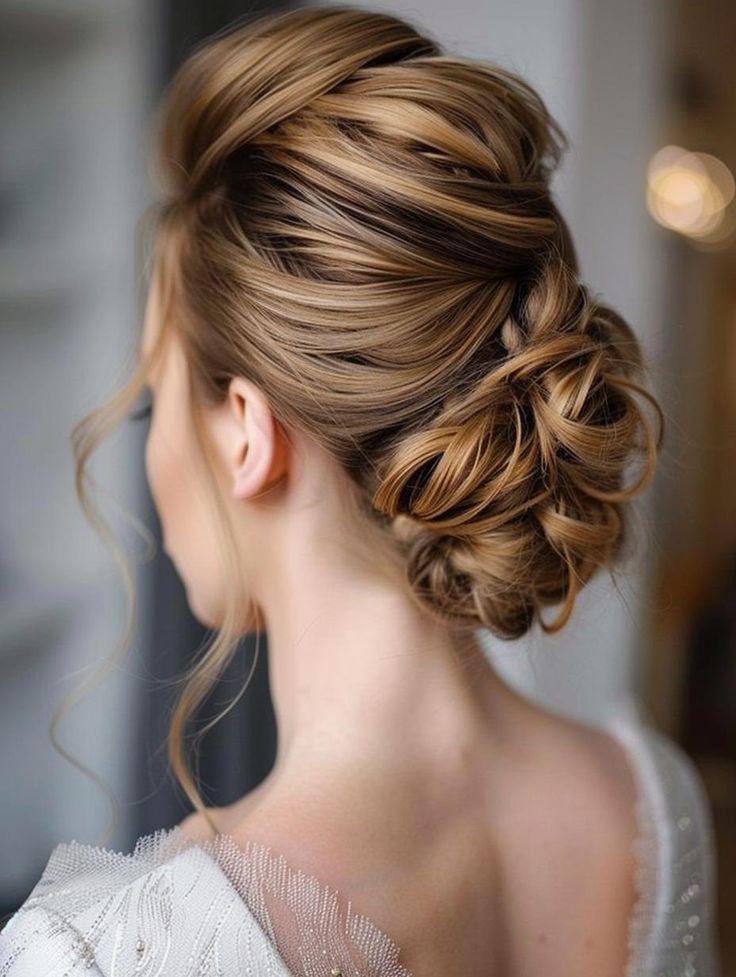 Fresh Messy Bun Styles for Medium Hair 2024 Messy Buns For Medium Hair, Bun Hairstyles For Medium Hair, Buns For Medium Hair, Messy Bun Styles, Braids Accessories, Styles For Medium Hair, Curl Enhancer, Shaggy Long Hair, Medium Curly