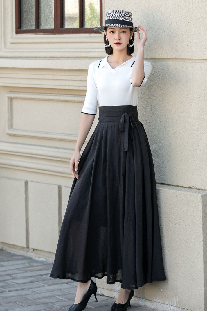 Elegant Flow: Stylish High-Waist Black Maxi Skirt 4900 – XiaoLizi Cloak Dress, Summer Coats, Flowing Fabric, Black Maxi Skirt, Winter Pants, Black Maxi, Wool Dress, Top Collection, Linen Dresses