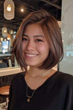 Asian Women Bob Haircut, Squarebob Haircut, Bob Haircut From The Back, Asian Hair Colour Ideas, Bobs Haircuts 2024, Short Bob Hairstyles Asian, Clavicle Bob, Round Face Haircuts Short Double Chin, Short Bob Asian