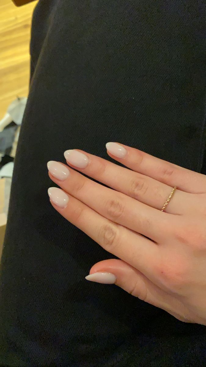 Gel X Almond Short, Short Almond Natural Nails, French Tip Nails Almond Short, Almond Simple Nails, Plain Gel Nails, Short Short Acrylic Nails, Natural Short Almond Nails, White Nails Aesthetic, Ivory Nails