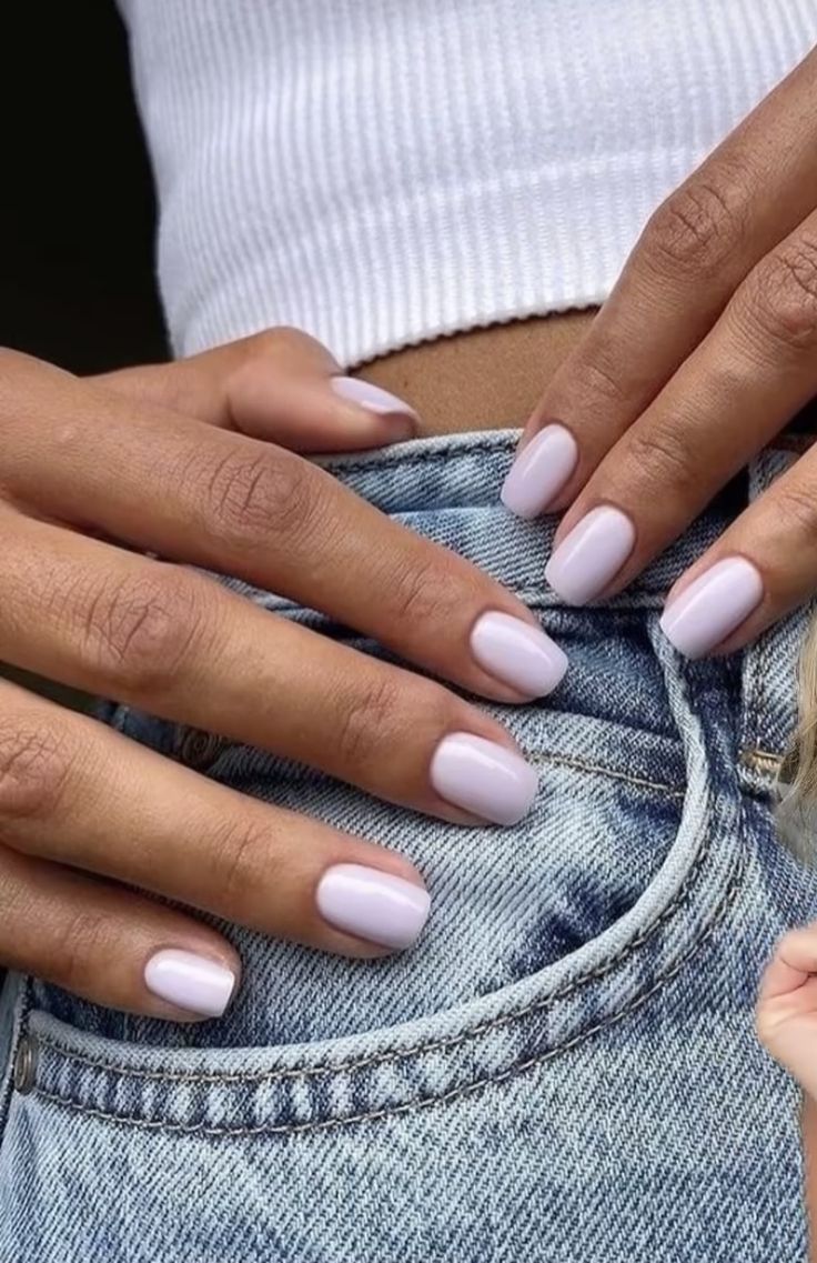 Plain Nail Inspo Summer, Plain Summer Nails Simple, Nail Colors For Beach Vacation, Simple Light Nails, Acrylic Nail Solid Color, Cute Plain Summer Nails, Nail Designs Solid Colors, Colour Nails Ideas, Cute Plain Nail Ideas