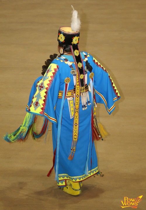 Pow Wow Photos – PowWows.com » » Cloth – 2005 Red Earth Red Earth, T Dress, Pow Wow, Ribbon Work, Traditional Outfits, Bead Work, Native American, Academic Dress, Princess Zelda