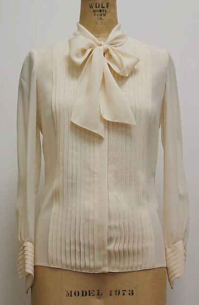 Vintage Chanel Clothing, Chanel Blouse, House Of Chanel, 20th Century Women, Fashion Creator, White Blouses, Chanel Outfit, Disco Era, Chanel Jacket