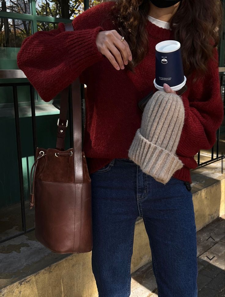 Burgundy Sweater Outfit, Red Sweater Outfit, Burgundy Aesthetic, Fall Aesthetic Outfit, Autumn Fits, Fall Fits, Outfit Fall, Red Sweater, Fall Aesthetic