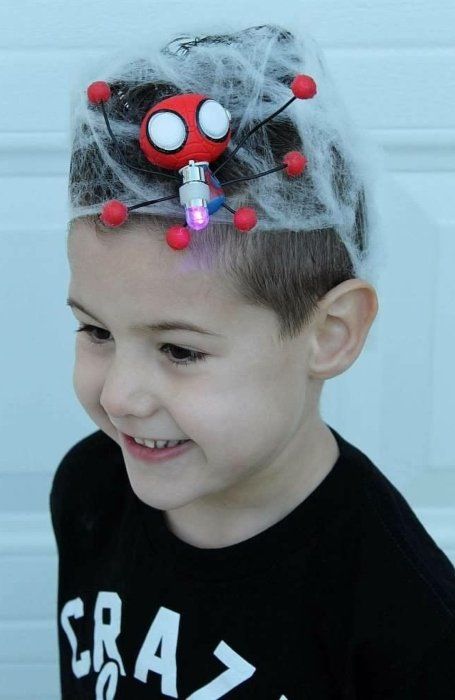 Hair Donut, Wacky Hair Days, Hair Chalk, Crazy Hair Day, Bridal Hair Updo, Wacky Hair, Peinados Recogidos, Crazy Day, Crazy Hair Day At School