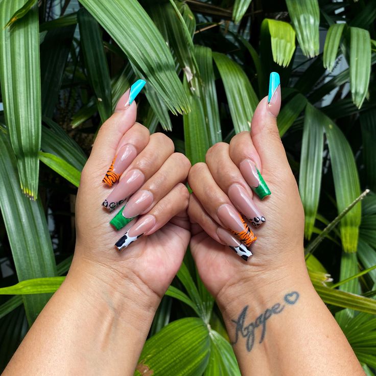 Jungle Theme Nail Art, Safari Acrylic Nails, Safari Nails Designs Green, Zoo Themed Nails, Safari Nails Jungle, Safari Nail Ideas, Safari Themed Nails, Safari Theme Nails, Jungle Theme Nails