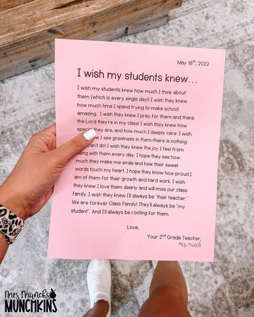 someone holding up a pink piece of paper that says i wish my students knew