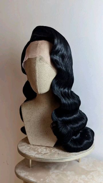 Great Gatsby Curly Hairstyles, Black Hair Hollywood Waves, Old Hollywood Hair Waves, Vintage Hollywood Waves Hair, Burlesque Hairstyles For Long Hair, 50s Bridal Hair, Vintage Wavy Hair, Black Vintage Hairstyles, Pinup Wedding Hair