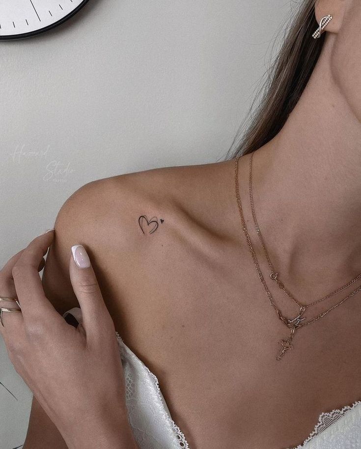 Tattoo Heart Tattoo, Tattoo On, Tattoo Ideas, Tattoo Designs, Tattoos, Wall, Art