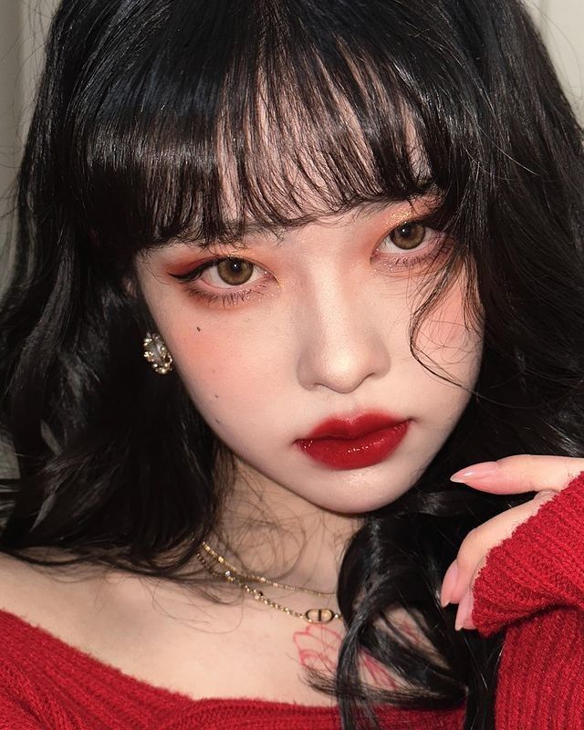 makeup ideas, makeup looks, pretty girl, douyin girl, pretty girl makeup Red Makeup Looks, Feminine Makeup, Vampy Makeup, Under Eye Makeup, Red Eye Makeup, Korean Makeup Look, Christmas Makeup Look, Formal Makeup, Red Lip Makeup