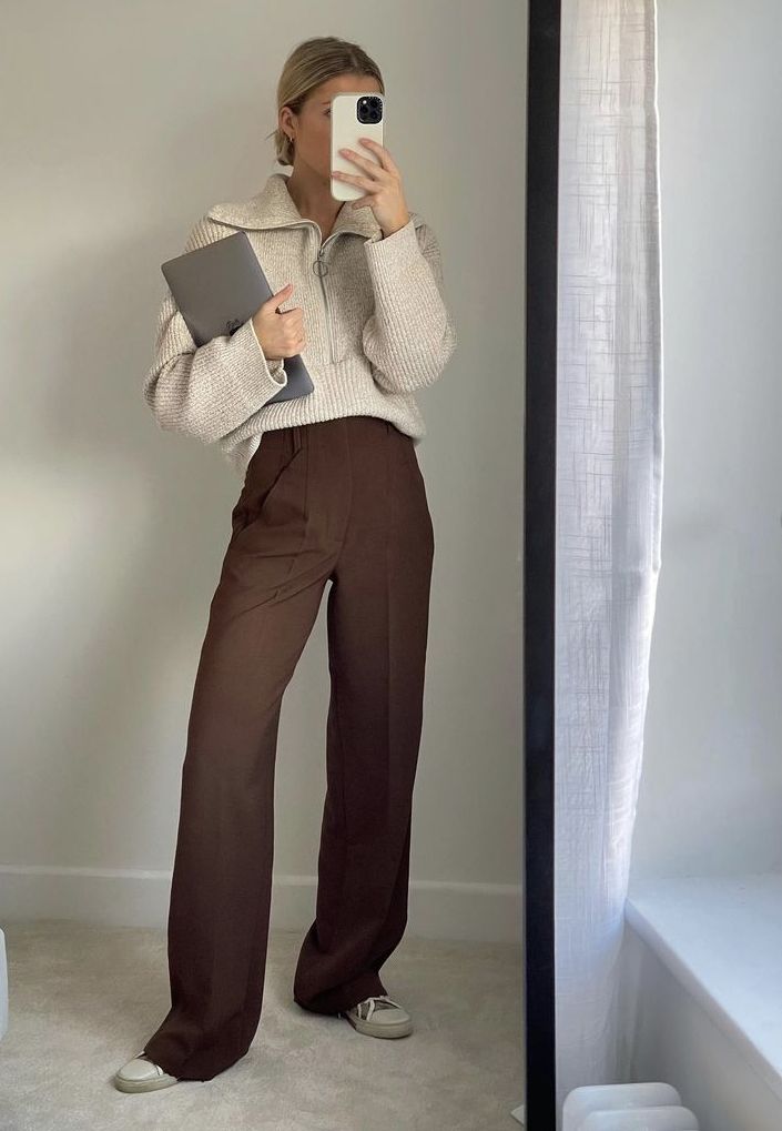 Brown Trousers Outfit Women, Slacks Outfit, Brown Pants Outfit, Corporate Girly, Outfits For The Office, Elegantes Outfit Damen, Office Fits, Teacher Fits, Estilo Indie