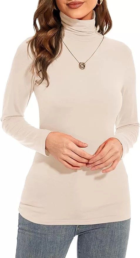 10+ Classy Tops To Wear With Jeans - By Lisa Fonde Tops To Wear With Jeans, Roll Neck Top, High Neck Jumper, Turtleneck T Shirt, White Shirts Women, Turtle Neck Jumper, Layer Top, High Waisted Flares, Turtleneck Top