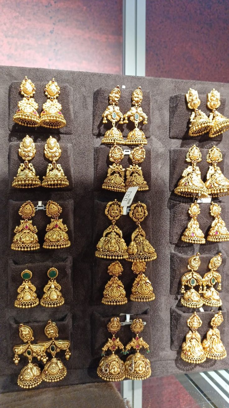 Temple Earrings Gold Jewelry, Jumkas Gold In 10 Grams, Jumka Gold Designs, Jhumki Designs Gold Antiques, Jumki Design Gold, Gold Jumkas Design, Jhumki Designs Gold, Jumkas Gold, Buttalu Earrings Gold