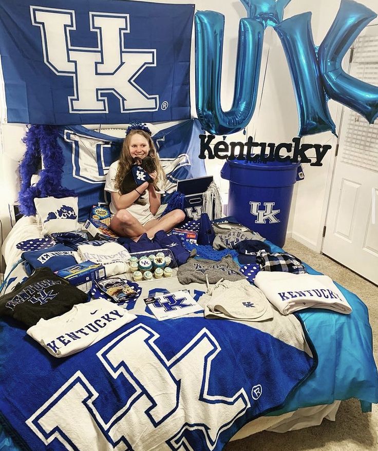 Uk Dorm Room University Of Kentucky, Kentucky University Aesthetic, Kentucky Graduation Party, University Of Kentucky Aesthetic, Academia Barbie, Reed Sheppard, University Of Kentucky Dorm, College Announcements, College Bed