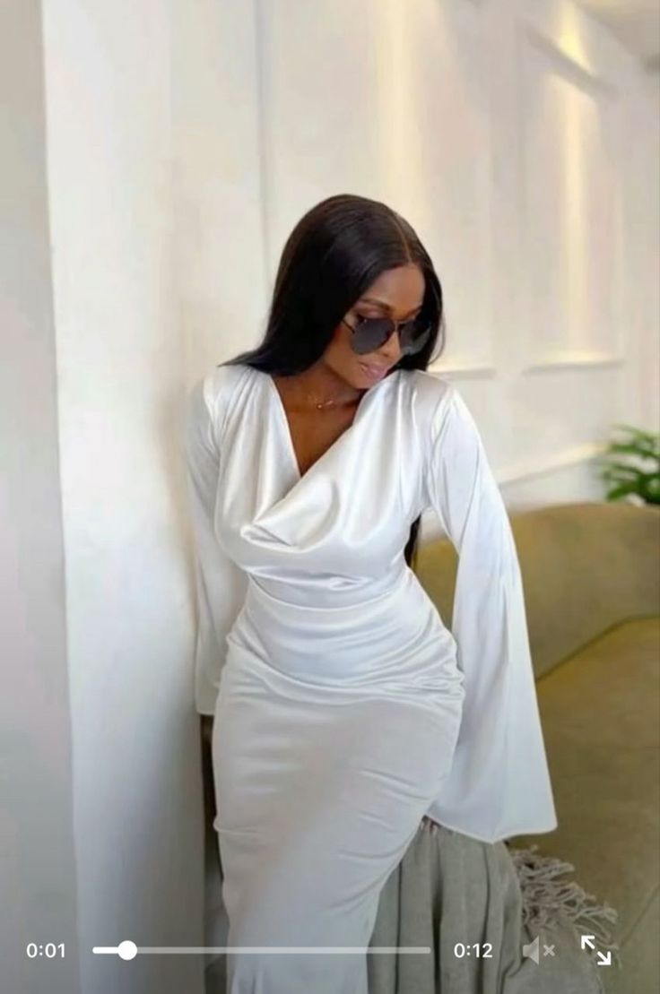 Back Styles For Dresses, Classy Dress Black Women, How To Style Silk Dress, Dress To Wear To A Wedding, Cute Brunch Outfits Classy, Free Dresses For Women, White African Dresses For Women, Silk Dress Styles, Black Dress For Wedding