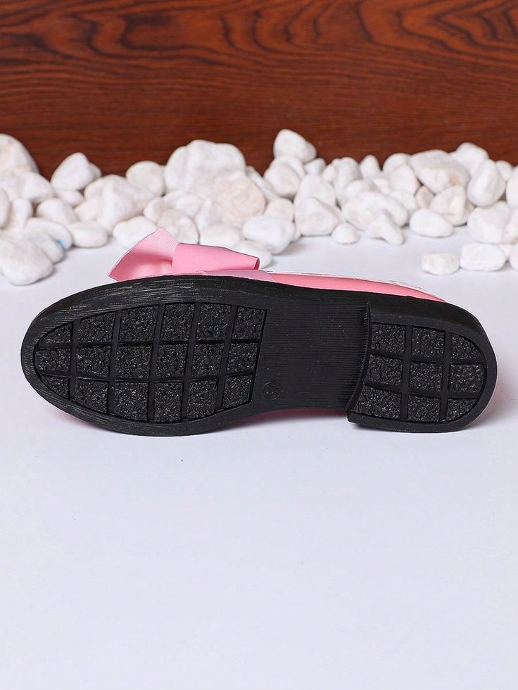 Step out in style and comfort with our Chic & Comfortable Butterfly Knot Loafers for women. The sleek design and black color make them versatile for any outfit. The butterfly knot adds a touch of elegance, while the cushioned sole ensures all-day comfort. Elevate your shoe game with these chic loafers. Color : Pink Size Fit : True To Size Upper Material : PU Leather Lining Material : Fabric Insole Material : Fabric Outsole Material : Rubber Butterfly Knot, The Butterfly, Shoe Game, Loafers For Women, Sleek Design, In Style, Black Color, Pu Leather, Knot