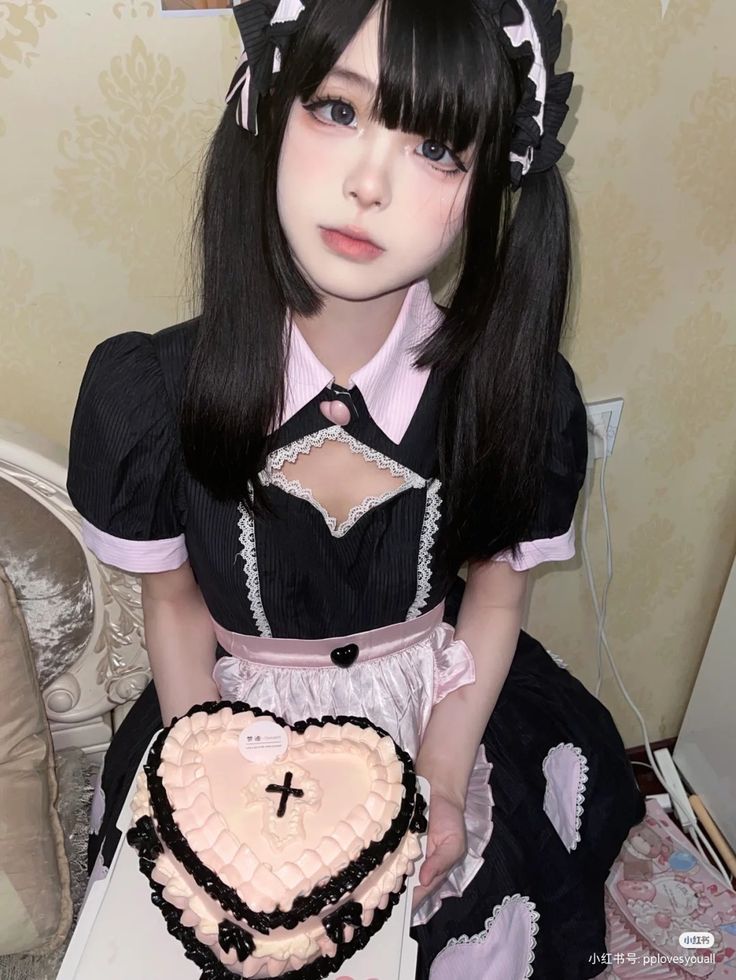 Gyaru Makeup, Dolly Fashion, Maid Cosplay, Makeup Clothes, Puppy Face, Photo Makeup, Kawaii Girl, Cosplay Outfits, Pretty Makeup