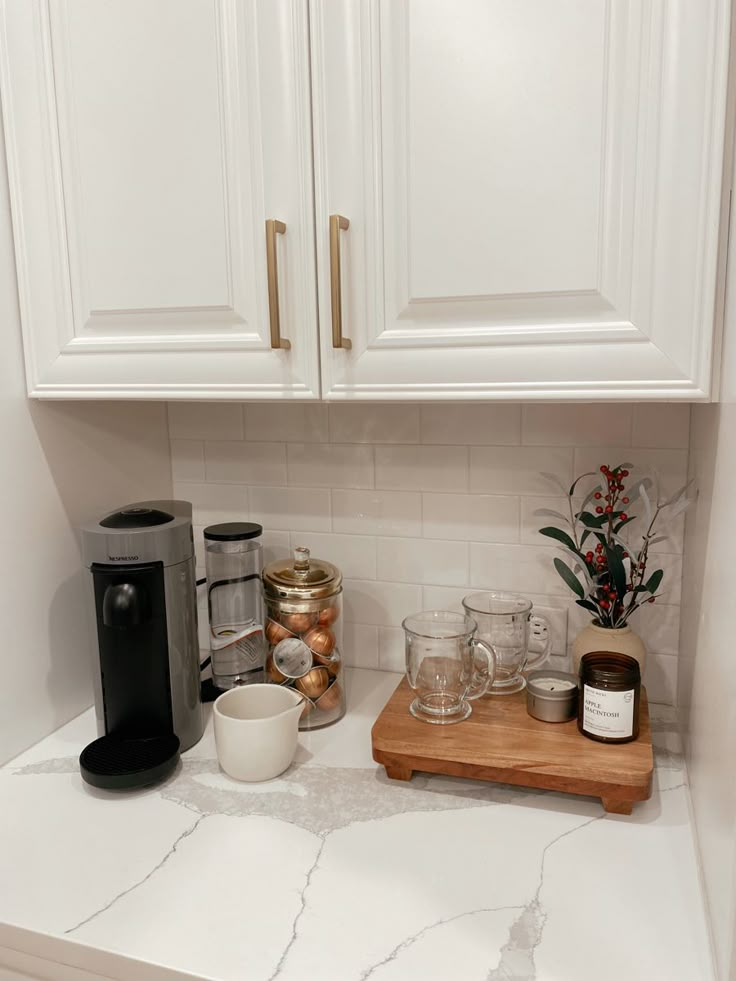 the kitchen counter is clean and ready for us to use