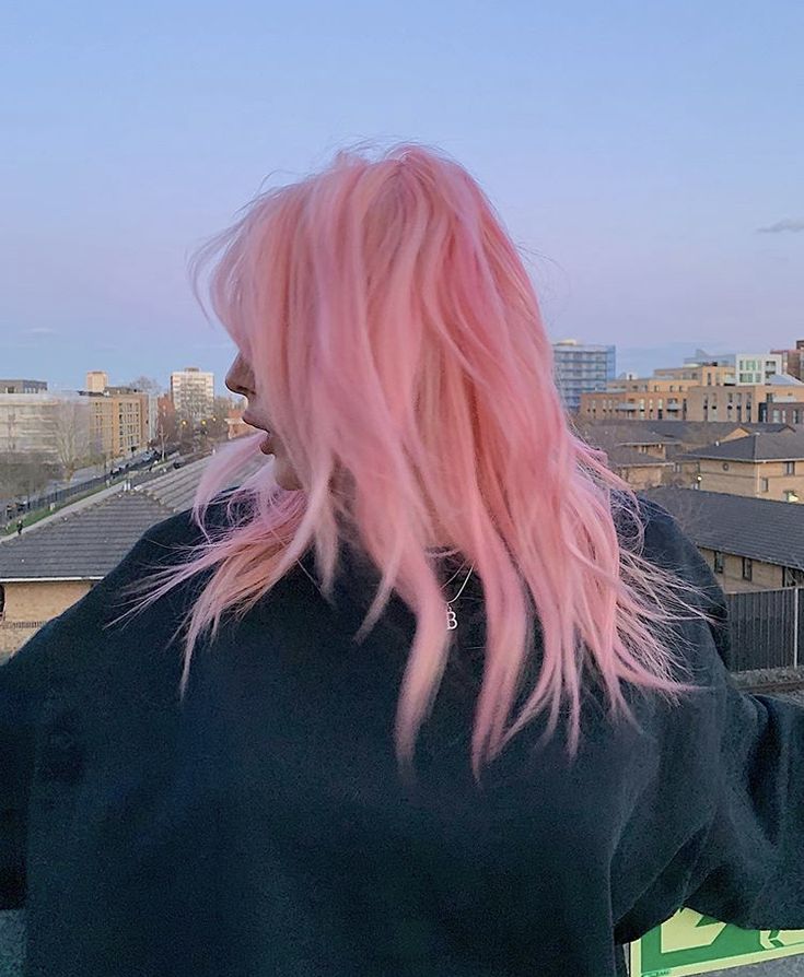 Milk Pink Hair, Pink Hair Aesthetic Faceless, Vanessa And Aiden, Aiden Graves, Vanessa Mazur, Bubblegum Hair, Mariana Zapata Aesthetic, Bubblegum Pink Hair, Pink Ombre Hair